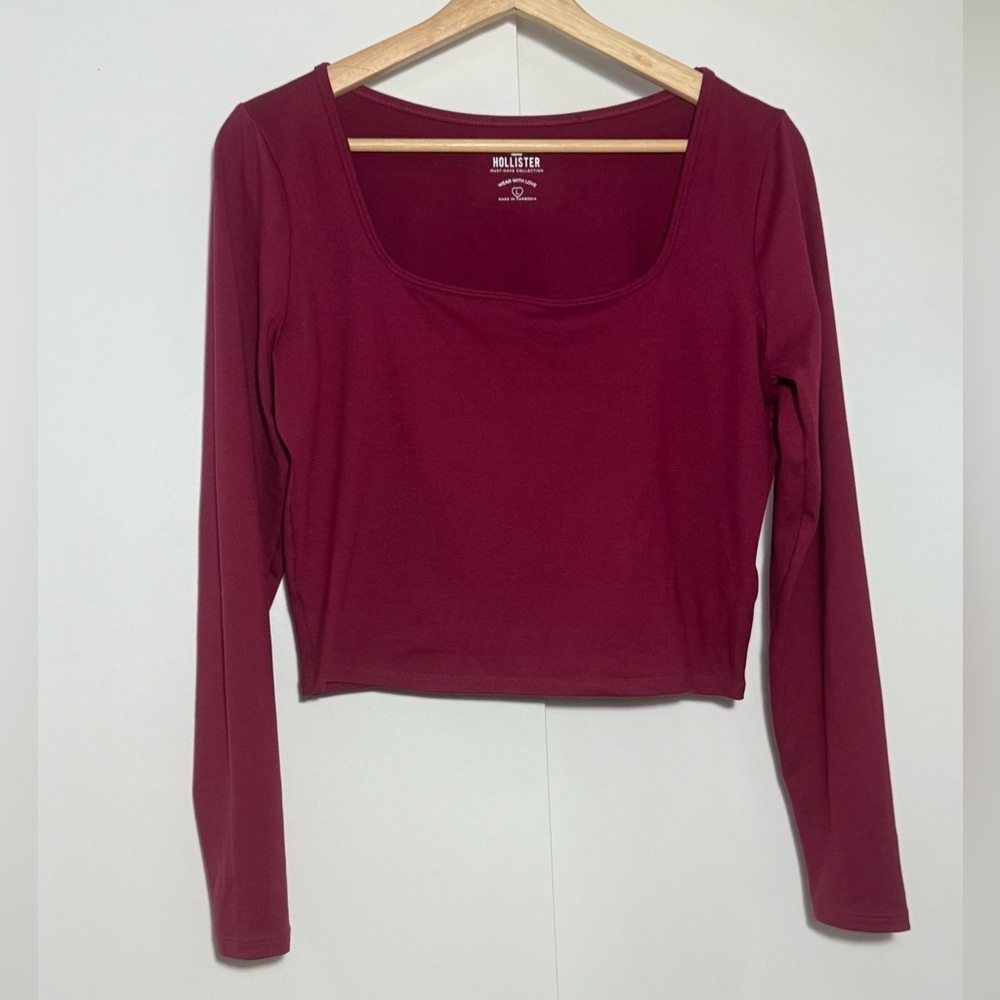Hollister women’s maroon cropped long sleeves square neckline top size L